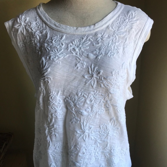 GAP Tops - Gap Sleeveless Embroidered White Tank - Ladies Med